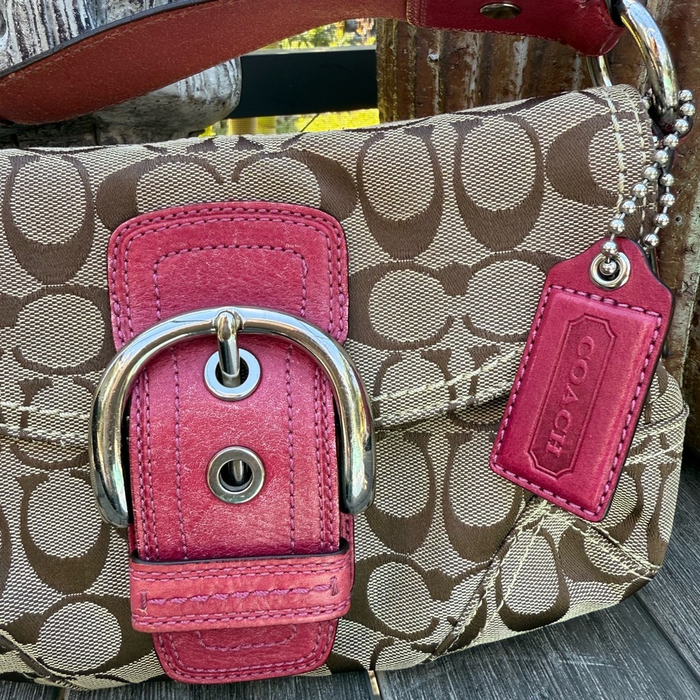 ✨ THE RARE FIND: Vintage 2007 Coach Soho Shoulder Bag - Picture 2 of 7